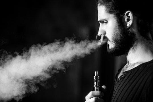 Investigating e-cigaretta bolt performance and what e cigarettes chemicals reveal about health risks