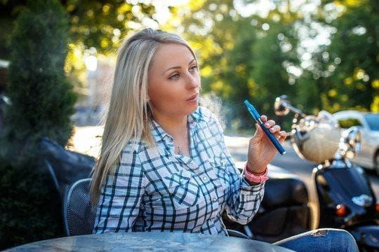 vape shop embroiled in e cigarette class action lawsuit as consumers pursue compensation and safety answers